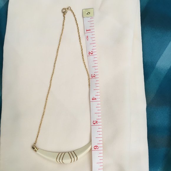 Stylish Cute Women's Necklace - Picture 4 of 4